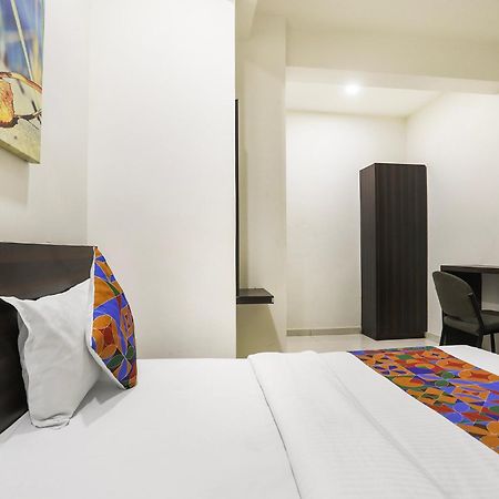 Hotel SK Rajkot Buitenkant foto
