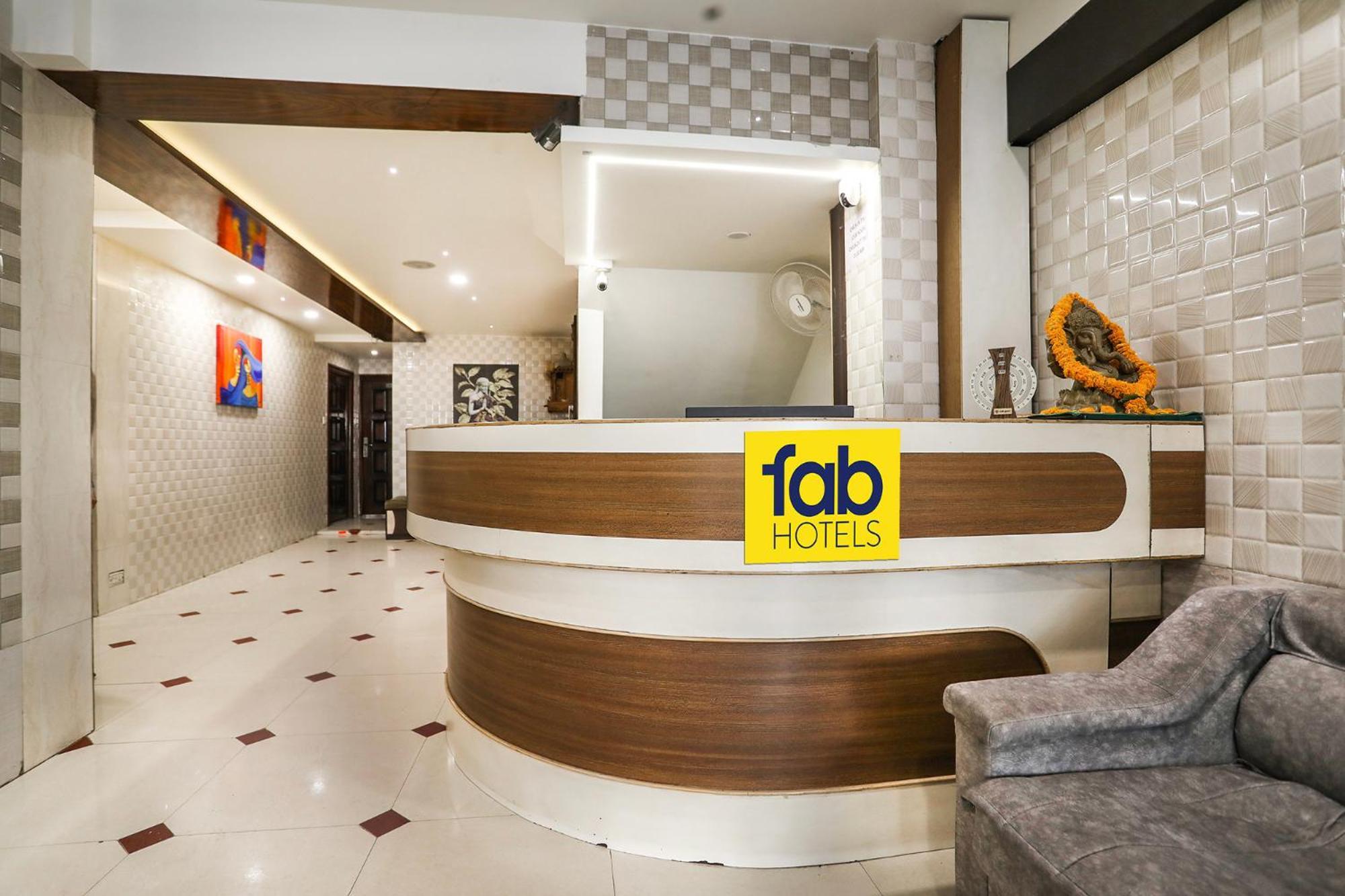 Hotel SK Rajkot Buitenkant foto