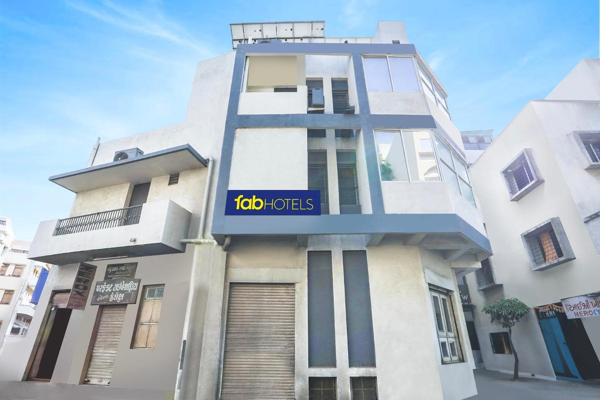 Hotel SK Rajkot Buitenkant foto